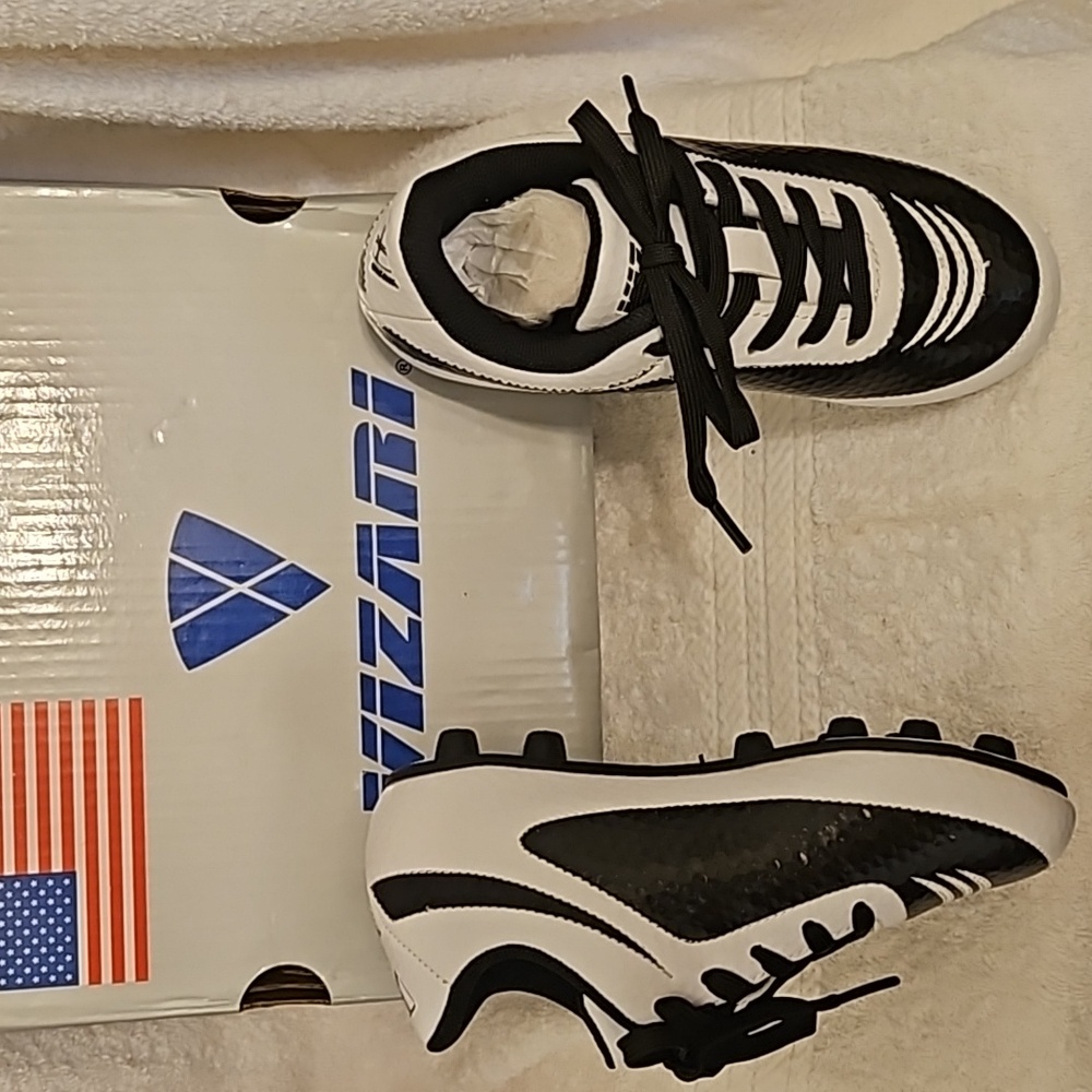NWT Vizari Baseball Cleats